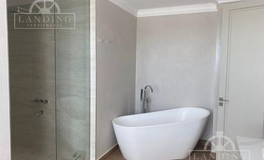 Casa en Barrio Náutico Albanueva con 2 Cocheras Cubiertas