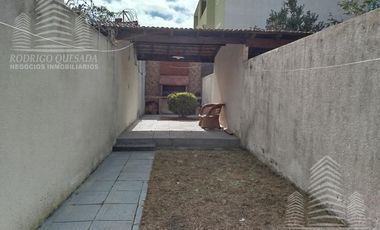 Dúplex con quincho y parrilla a 400 mts del mar!!