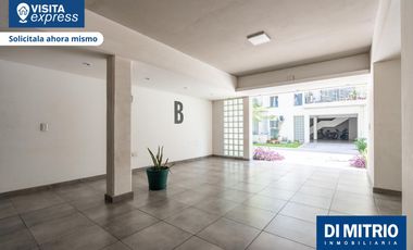 ¡Viví frente al Parque Lezama en este moderno 2 ambientes con balcón!