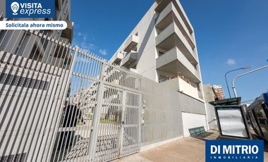 ¡Viví frente al Parque Lezama en este moderno 2 ambientes con balcón!