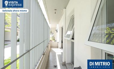 ¡Viví frente al Parque Lezama en este moderno 2 ambientes con balcón!