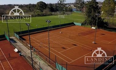 Depto PB con jardin al rio, 3 dormitorios y dependencia - Dos cocheras- con renta h/ 04/26