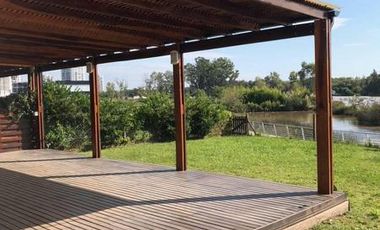 Depto PB con jardin al rio, 3 dormitorios y dependencia - Dos cocheras- con renta h/ 04/26