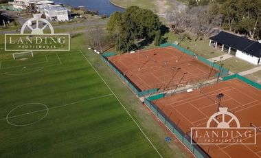 Depto PB con jardin al rio, 3 dormitorios y dependencia - Dos cocheras- con renta h/ 04/26