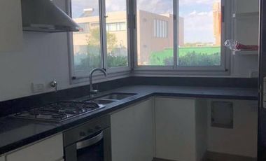 Depto PB con jardin al rio, 3 dormitorios y dependencia - Dos cocheras- con renta h/ 04/26