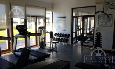 Depto PB con jardin al rio, 3 dormitorios y dependencia - Dos cocheras- con renta h/ 04/26