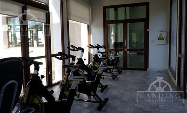 Depto PB con jardin al rio, 3 dormitorios y dependencia - Dos cocheras- con renta h/ 04/26