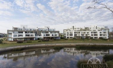 Depto PB con jardin al rio, 3 dormitorios y dependencia - Dos cocheras- con renta h/ 04/26