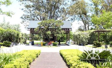 Depto PB con jardin al rio, 3 dormitorios y dependencia - Dos cocheras- con renta h/ 04/26