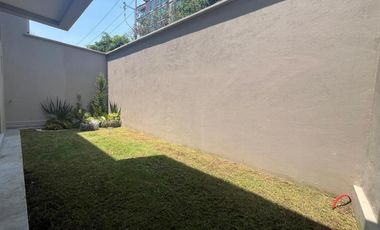 EXCELETNE CASA EN CONDOMINIO