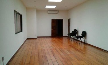 casa con uso de suelo, en renta