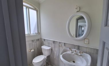 RENTO AMPLIA RESIDENCIA CON ALBERCA EN COLINAS DEL BOSQUE