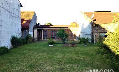 CASA 2 AMBIENTES VILLA LUZURIAGA