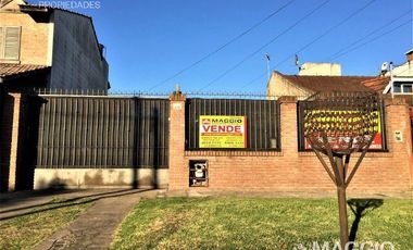 CASA 2 AMBIENTES VILLA LUZURIAGA