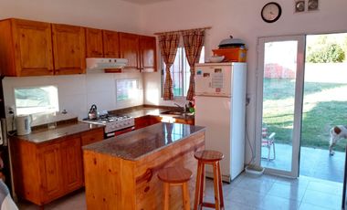 VENTA CASA EN MAR DE AJO GAS NATURAL GARAGE PARA DOS AUTOS