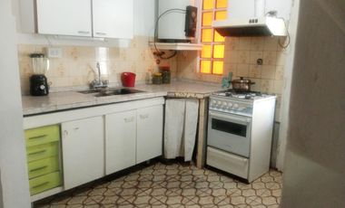 VENTA CASA 3 AMBIENTES PARQUE GALÓN ENTRADA PARA AUTO