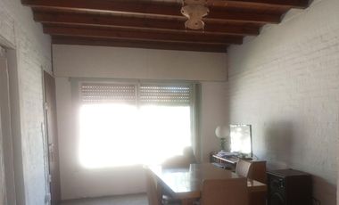 VENTA CASA 3 AMBIENTES PARQUE GALÓN ENTRADA PARA AUTO