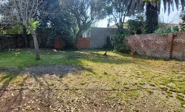OPORTUNIDAD, Casa a reciclar - A la venta en el centro de Cañuelas