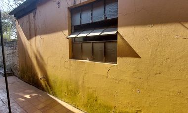 OPORTUNIDAD, Casa a reciclar - A la venta en el centro de Cañuelas