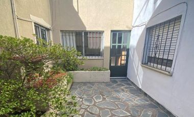 Excelente propiedad 6 ambientes en 2 plantas en muy buena zona de Munro