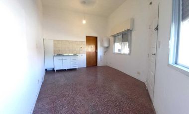 Excelente propiedad 6 ambientes en 2 plantas en muy buena zona de Munro