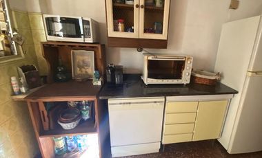 Excelente propiedad 6 ambientes en 2 plantas en muy buena zona de Munro