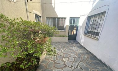 Excelente propiedad 6 ambientes en 2 plantas en muy buena zona de Munro