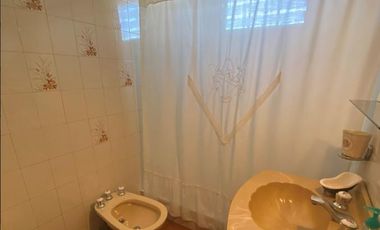 Excelente propiedad 6 ambientes en 2 plantas en muy buena zona de Munro