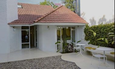 local casa venta  City Bell centro comercial gastronómico lote  250 m2