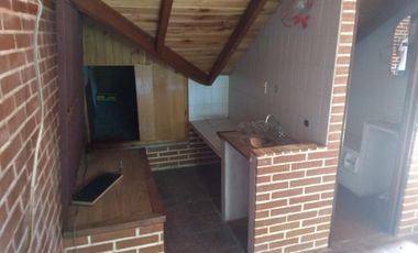 local casa venta  City Bell centro comercial gastronómico lote  250 m2