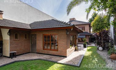 Venta Casa 5 Ambientes Tapiales