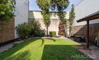 Venta Casa 5 Ambientes Tapiales