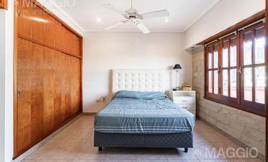 Venta Casa 5 Ambientes Tapiales