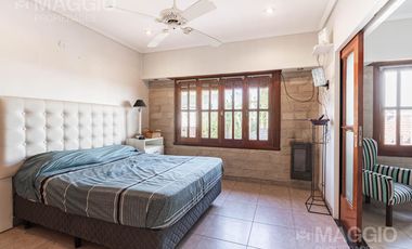 Venta Casa 5 Ambientes Tapiales