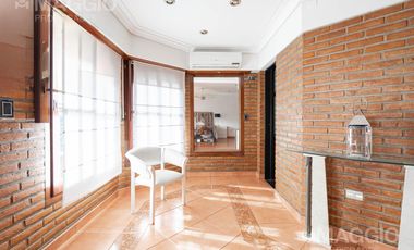 Venta Casa 5 Ambientes Tapiales