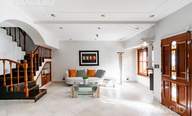 Venta Casa 5 Ambientes Tapiales