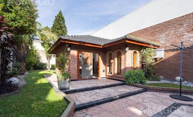 Venta Casa 5 Ambientes Tapiales