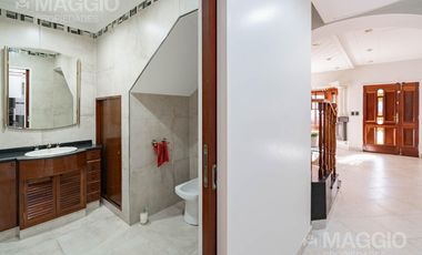 Venta Casa 5 Ambientes Tapiales