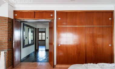 Venta Casa 5 Ambientes Tapiales