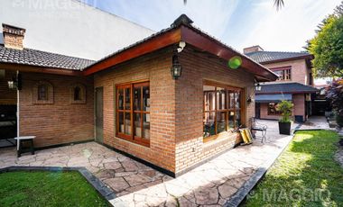 Venta Casa 5 Ambientes Tapiales