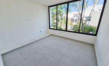 Casa NUEVA · 3 Recámaras · Arbolada · Av. Huayacán · Amenidades