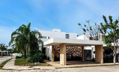 Casa(27) en Renta en Privada Residencial Olivos en Conkal