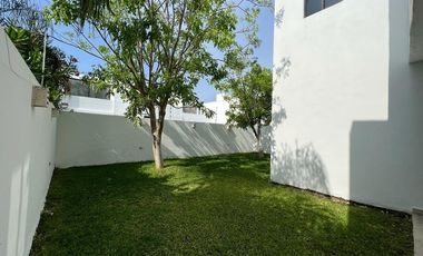 Casa(27) en Renta en Privada Residencial Olivos en Conkal