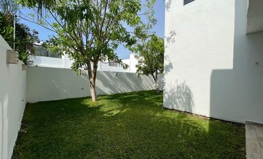 Casa(27) en Renta en Privada Residencial Olivos en Conkal