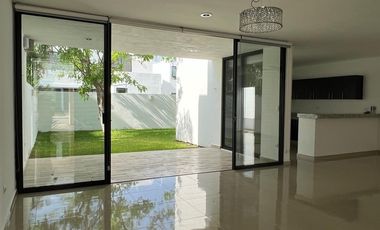 Casa(27) en Renta en Privada Residencial Olivos en Conkal
