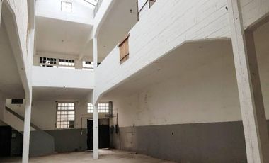 Lote - Galpón - Deposito - Taller textil - Fabrica - Local - Oficinas - Entrada para 4 o 5 Autos