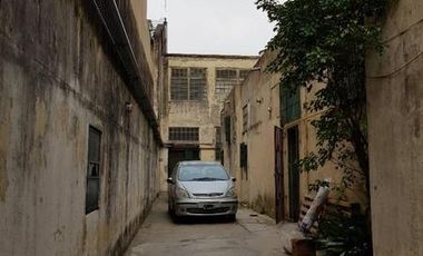 Lote - Galpón - Deposito - Taller textil - Fabrica - Local - Oficinas - Entrada para 4 o 5 Autos