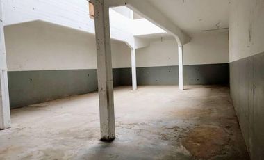 Lote - Galpón - Deposito - Taller textil - Fabrica - Local - Oficinas - Entrada para 4 o 5 Autos