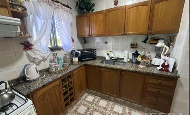 Venta de Departamento 4 ambientes con balcón en Wilde