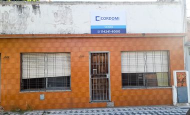 Reservada! Casa PH en Lanús Oeste 118 m2 a refaccionar completo. Sucesión